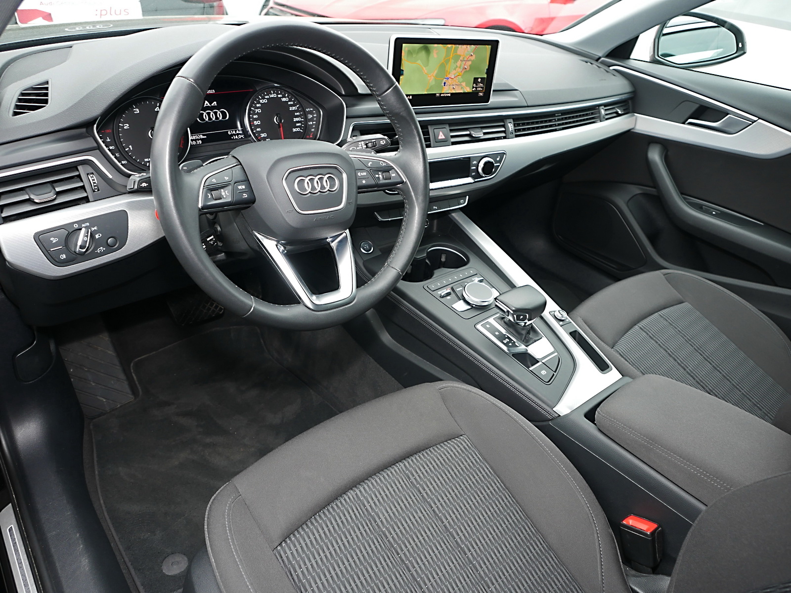 AUDI A4 AVANT (6/14)