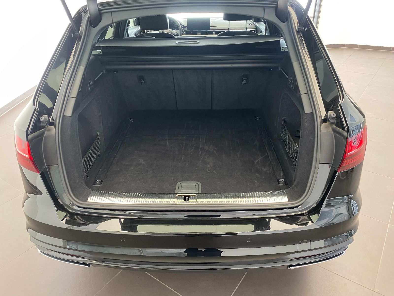 AUDI A4 AVANT (7/18)