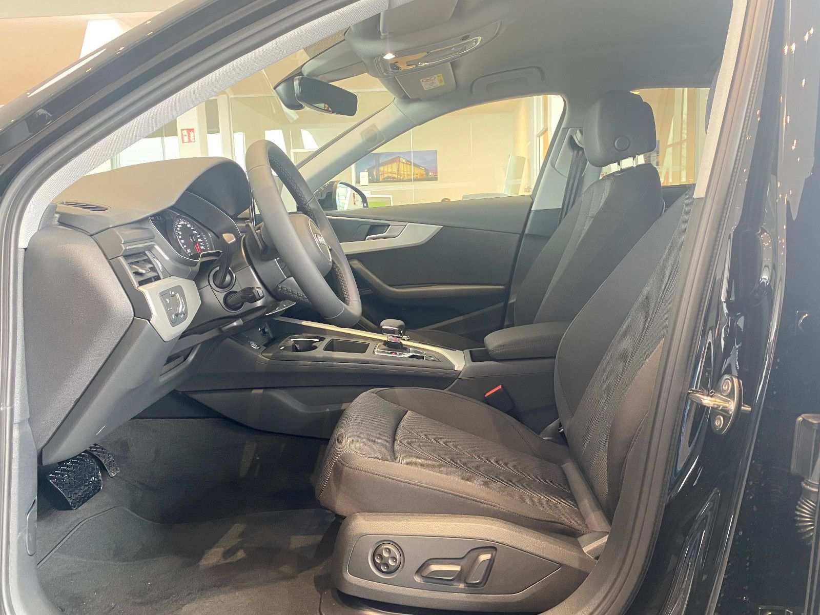AUDI A4 AVANT (9/15)