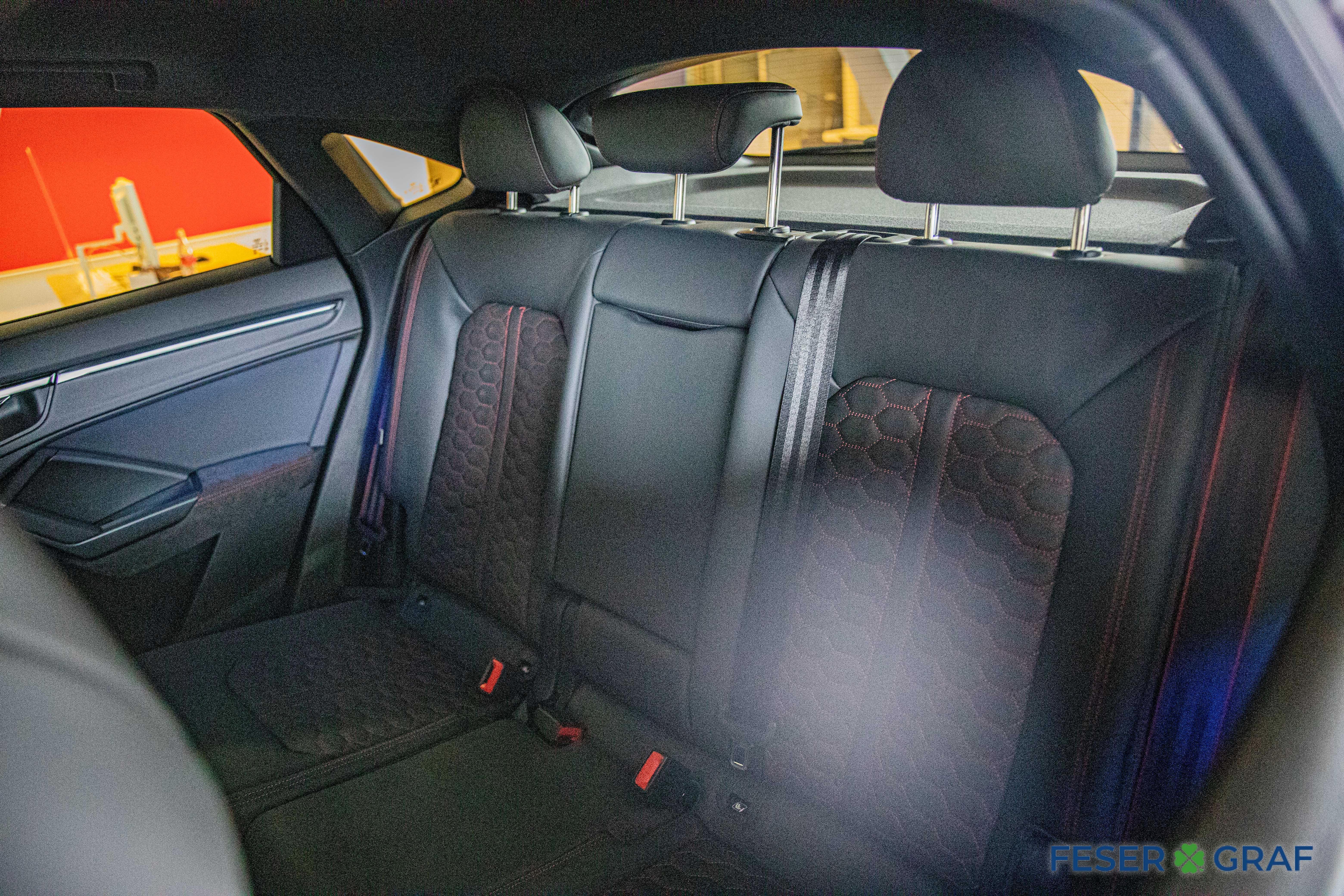 AUDI RS Q3 (11/18)