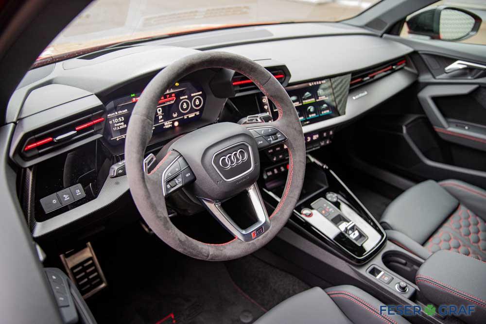 AUDI RS3 LIMOUSINE (9/20)
