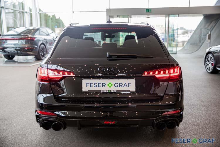 AUDI RS4 AVANT (4/28)