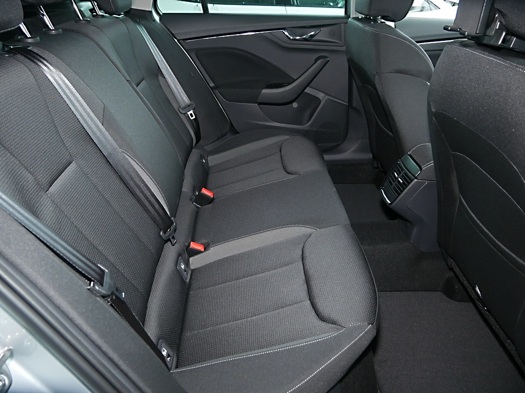 ŠKODA KAMIQ (9/14)