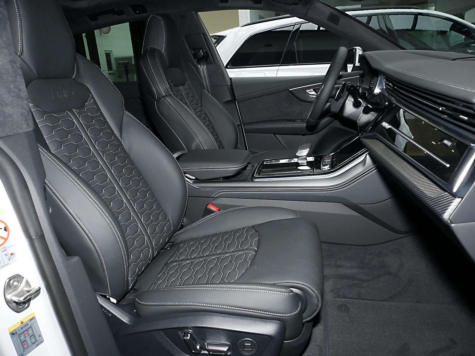 AUDI RS Q8 (6/12)