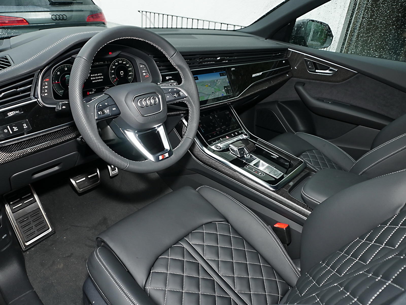 AUDI Q8 (9/9)