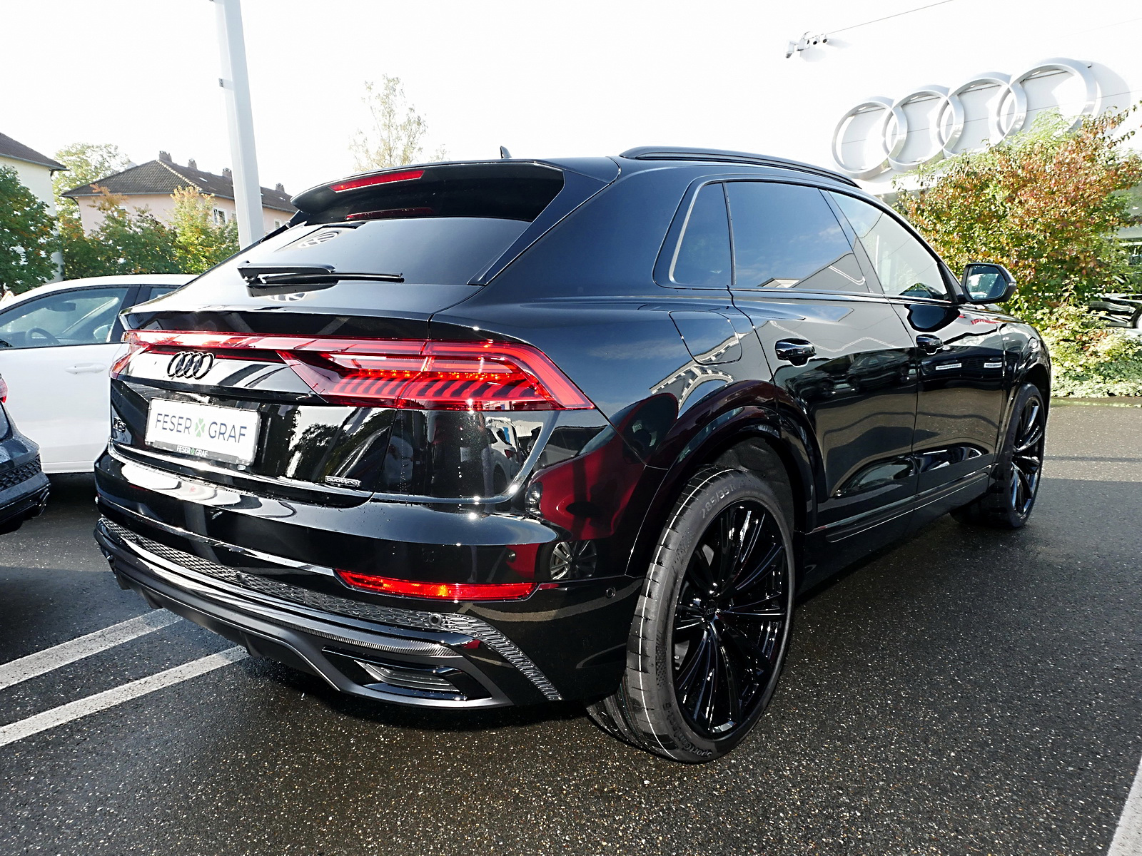 AUDI Q8 (4/9)