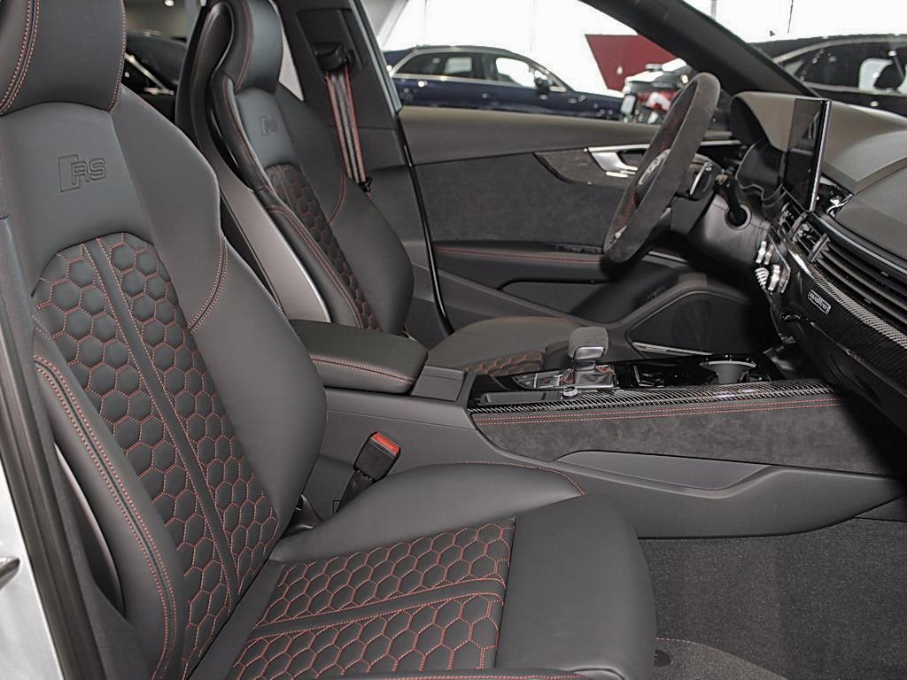 AUDI RS4 AVANT (6/22)