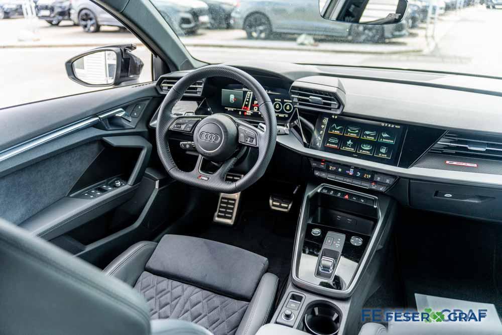 AUDI RS3 (16/29)