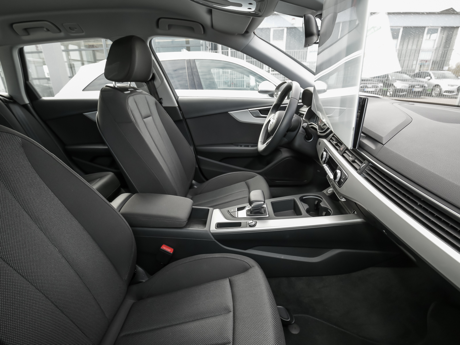 AUDI A4 AVANT (5/12)