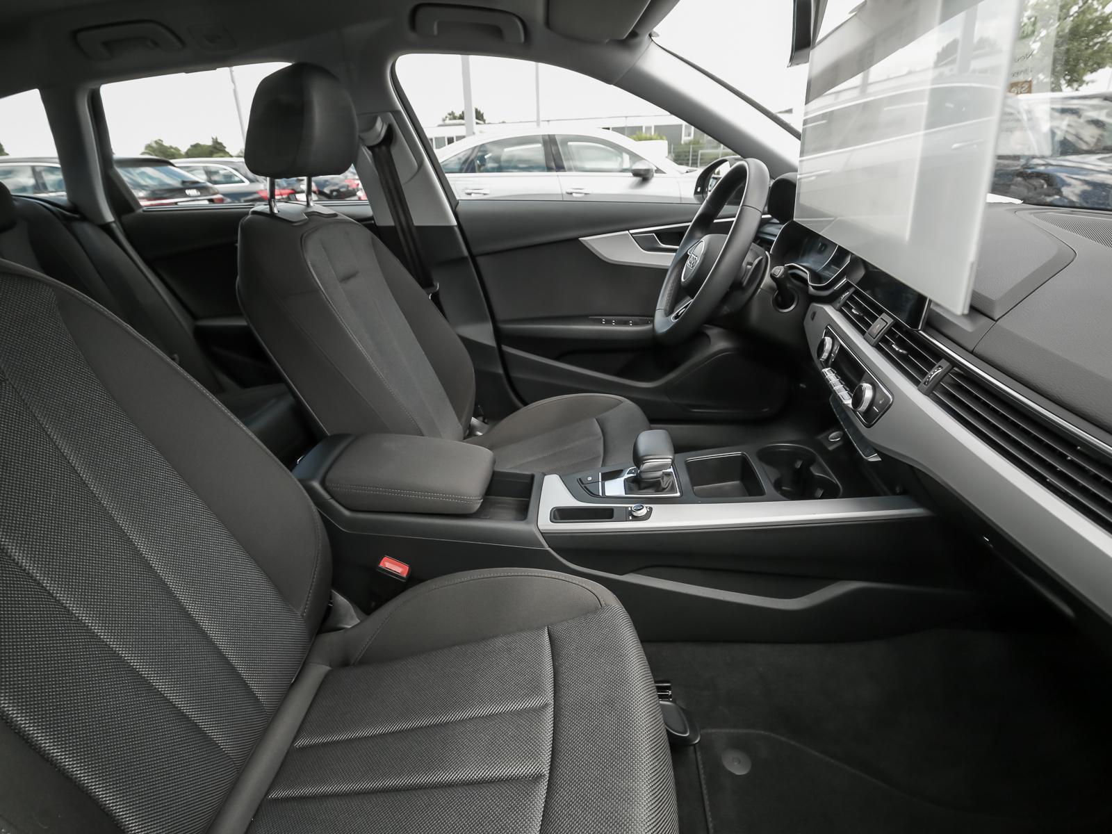 AUDI A4 AVANT (6/8)