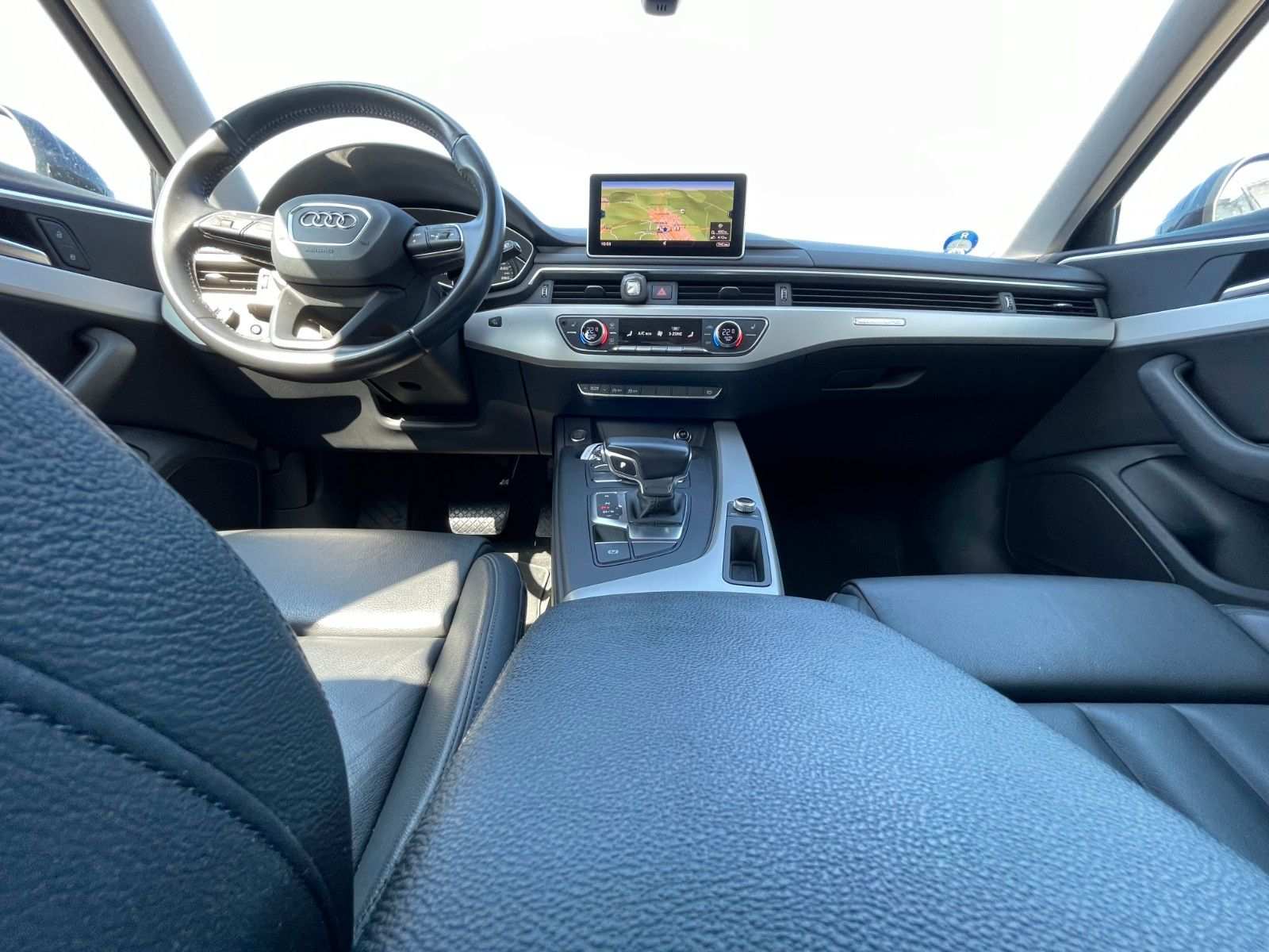 AUDI A4 AVANT (25/30)