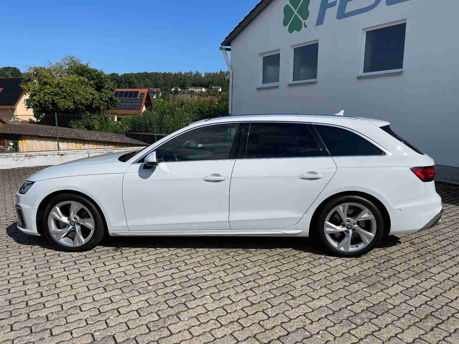 AUDI S4 AVANT (9/33)