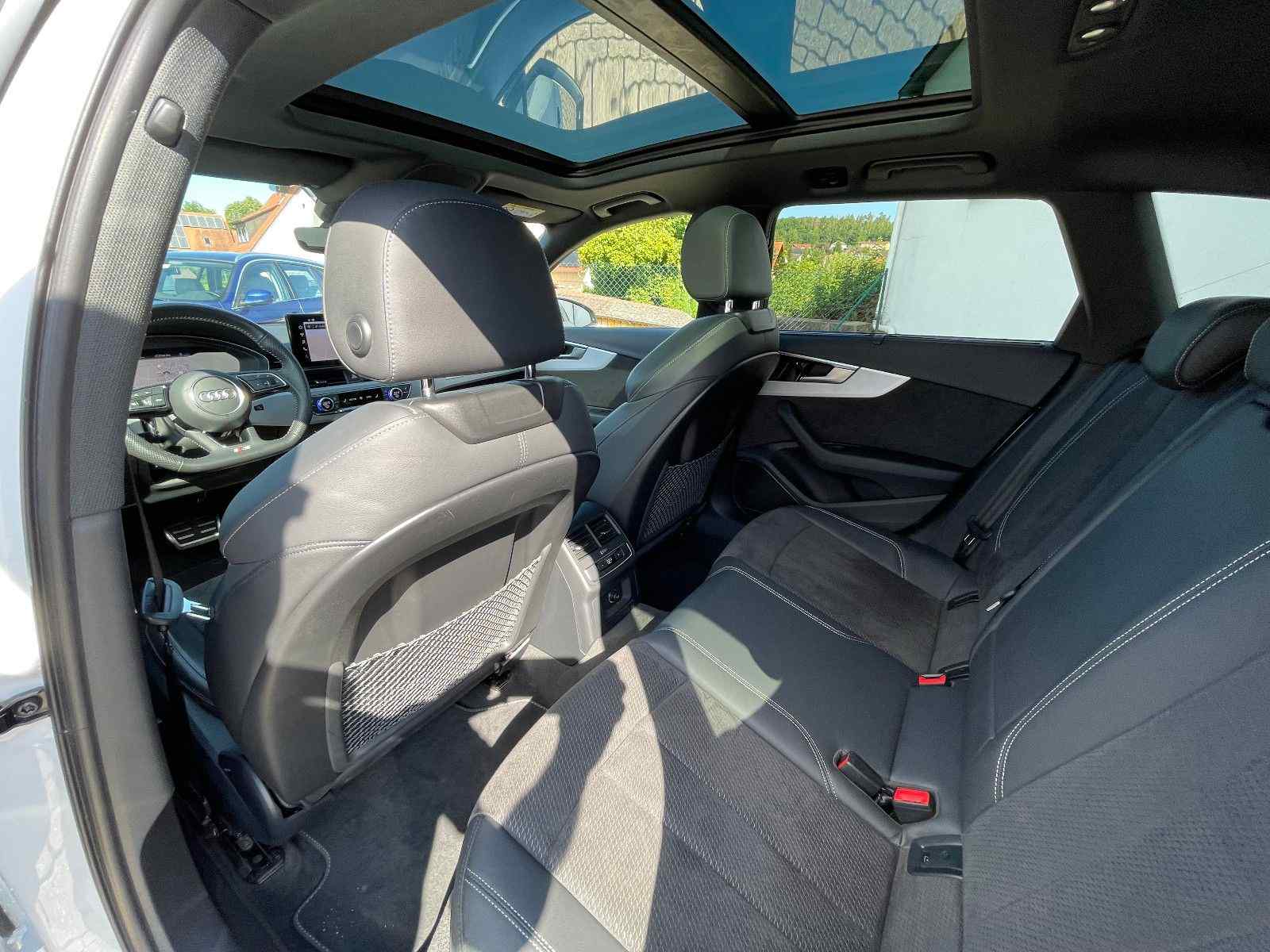 AUDI S4 AVANT (14/33)