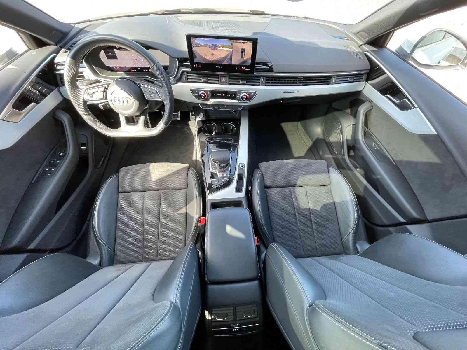 AUDI S4 AVANT (26/33)
