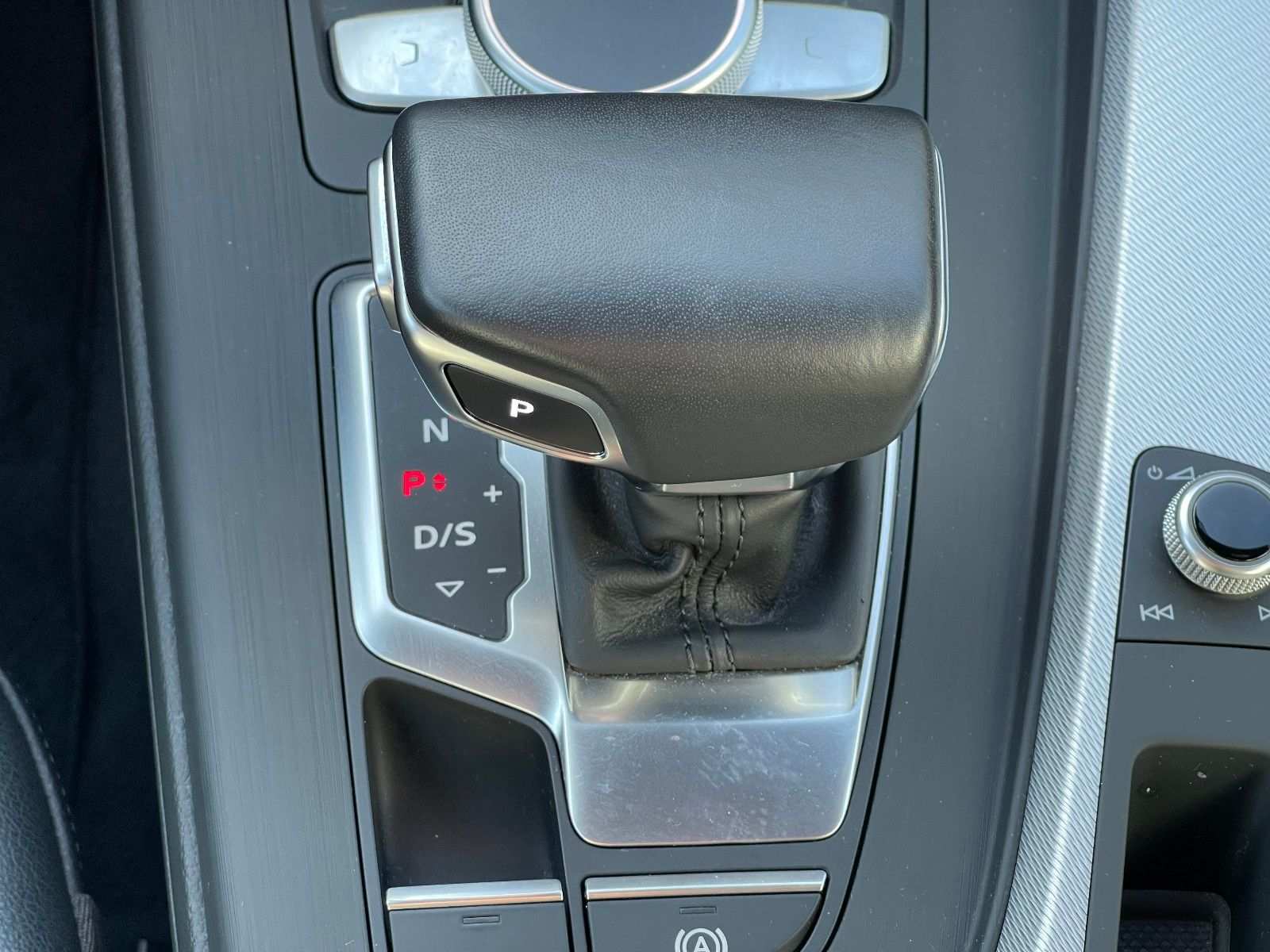 AUDI A4 AVANT (26/31)