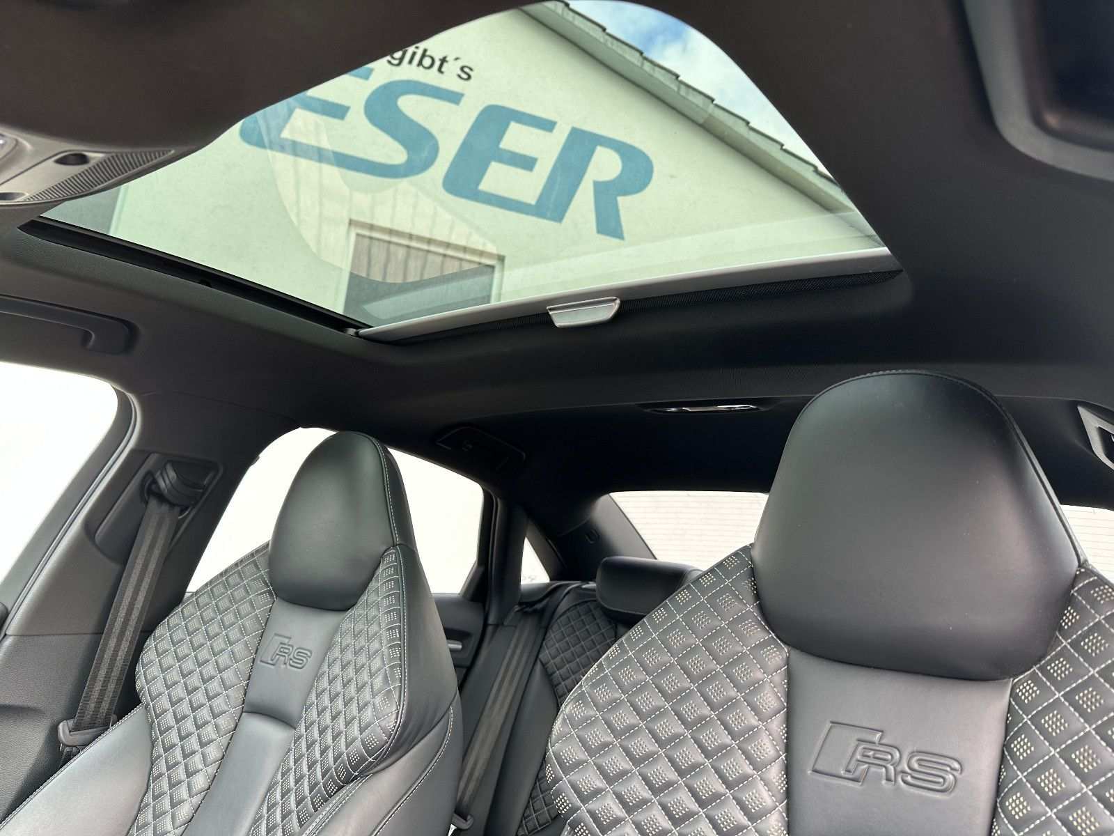 AUDI RS3 LIMOUSINE (11/33)
