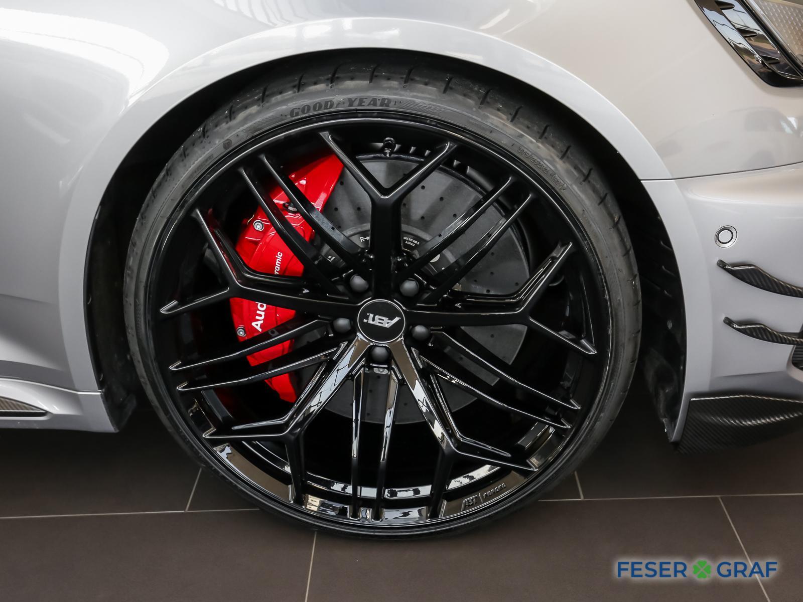 AUDI RS4 AVANT (15/22)