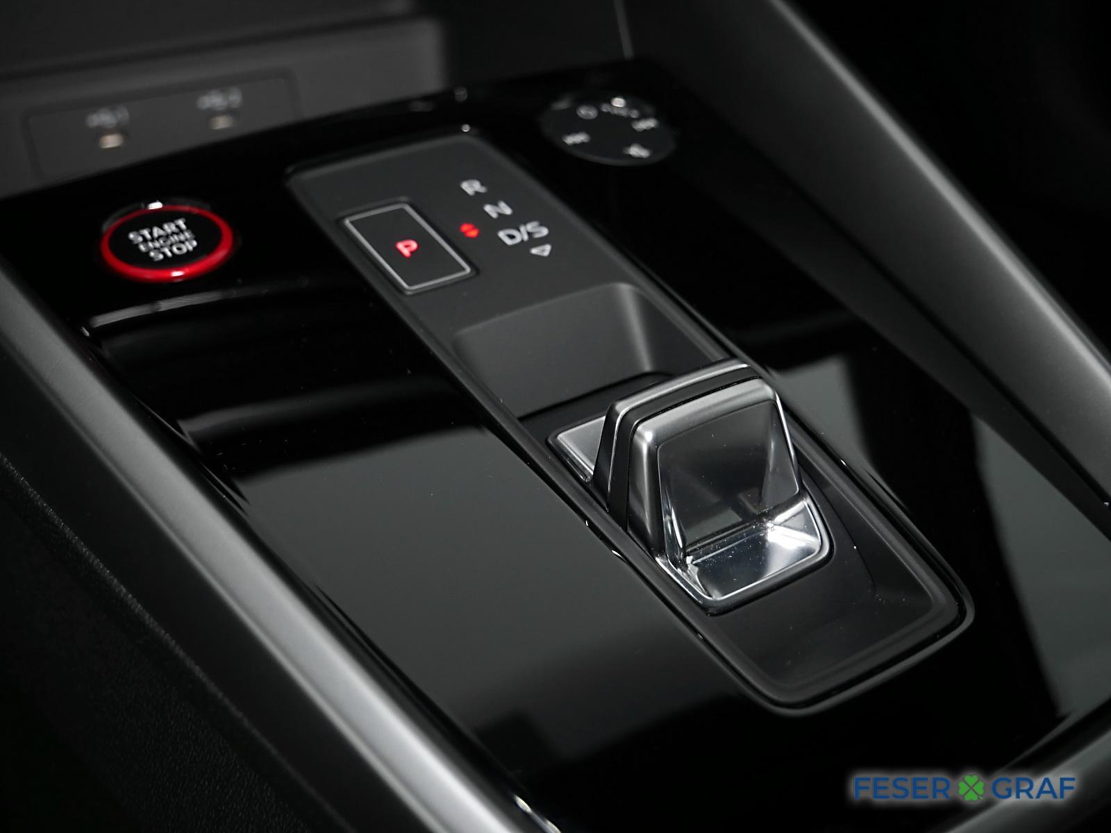 AUDI S3 LIMOUSINE (13/21)