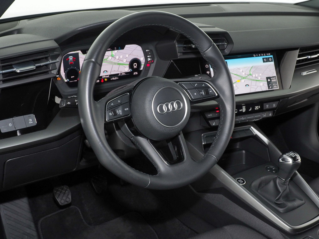 AUDI A3 LIMOUSINE (7/10)