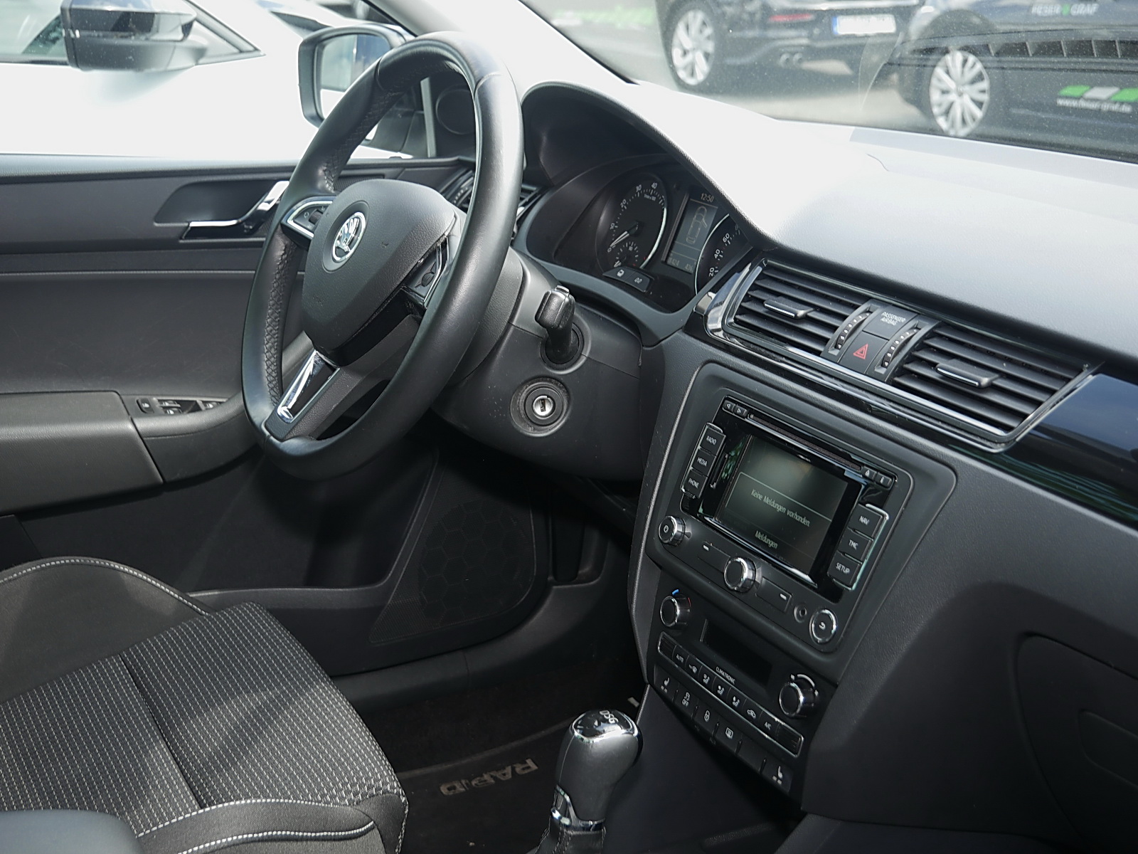 ŠKODA RAPID (8/14)