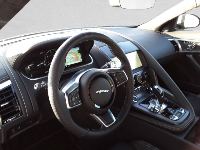 JAGUAR F-TYPE (4/9)